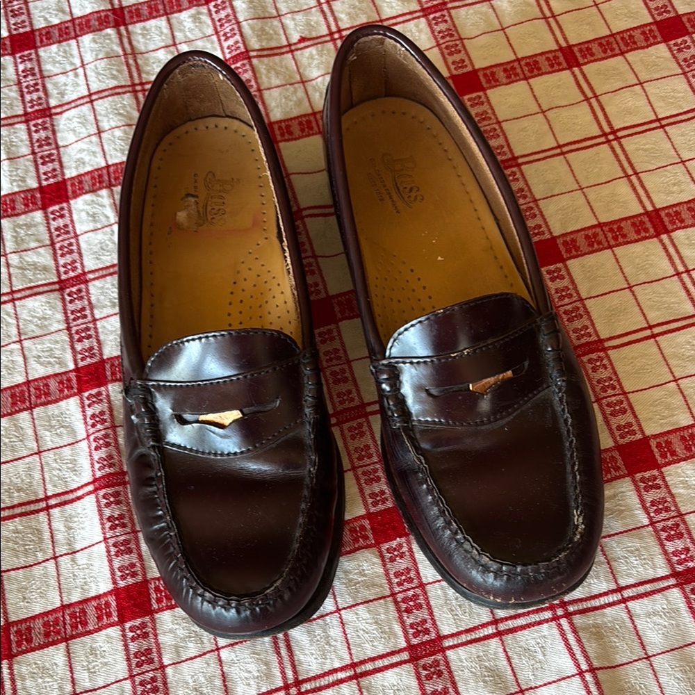 Bass Maroon Leather Penny Loafers Timeless Slip-Ons